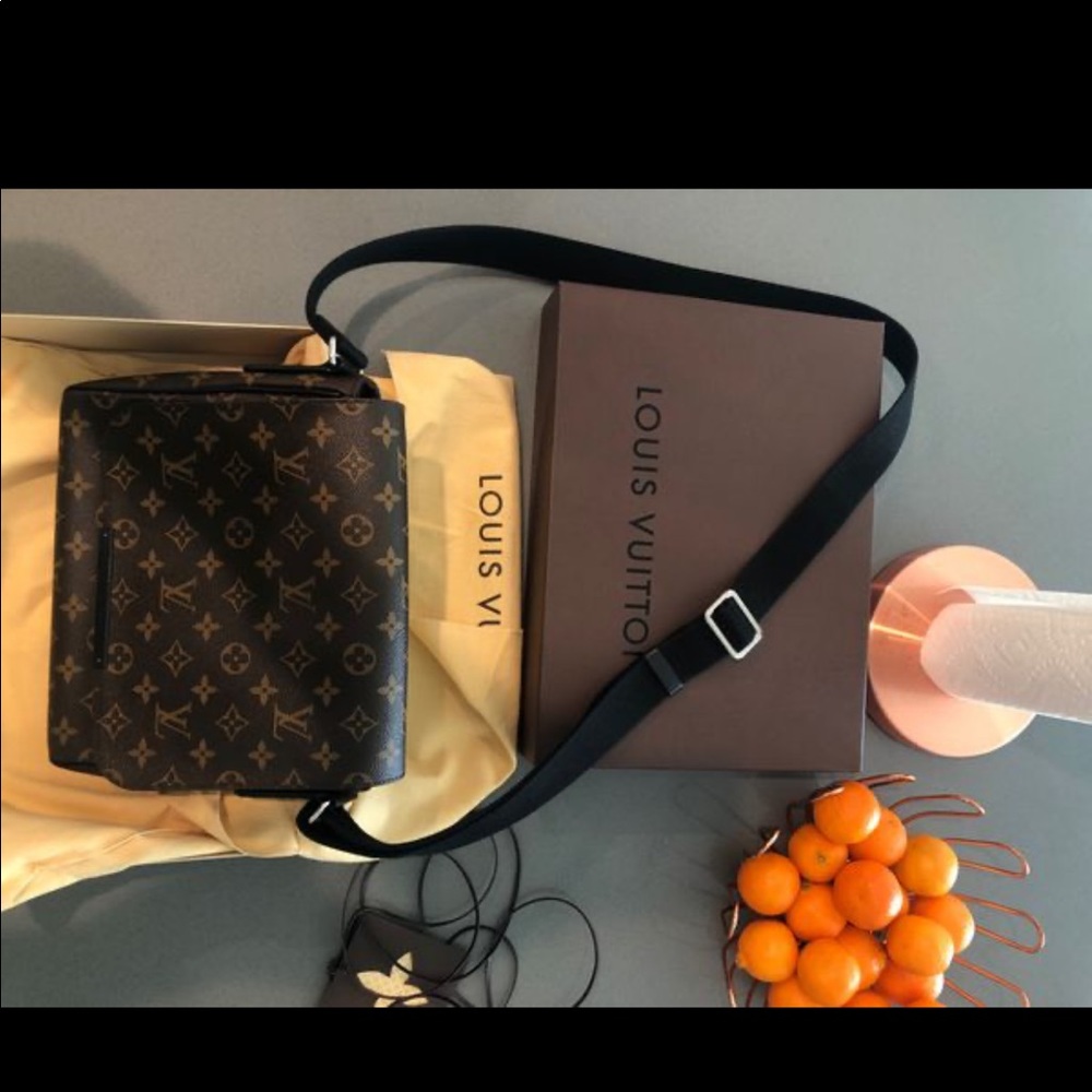 Louis Vuitton messenger bag
